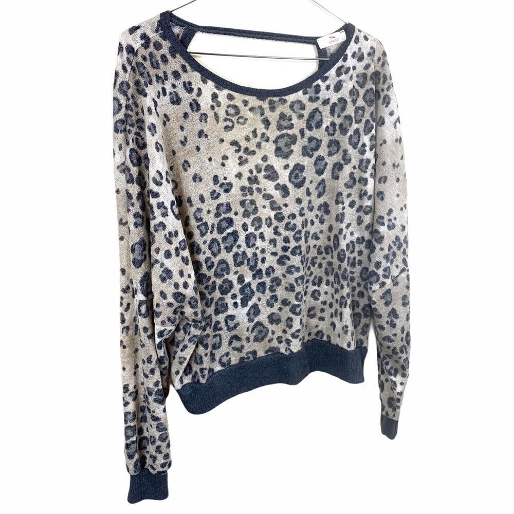 Hummingbird Leopard Print Open back sweater - Picture 3 of 7
